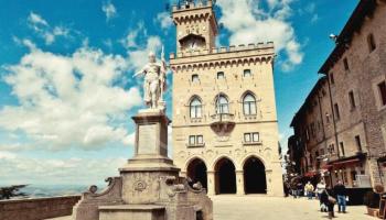 Consegne a domicilio e riaprono i cantieri: ecco il nuovo decreto Consegne a domicilio e riaprono i cantieri: ecco il nuovo decreto