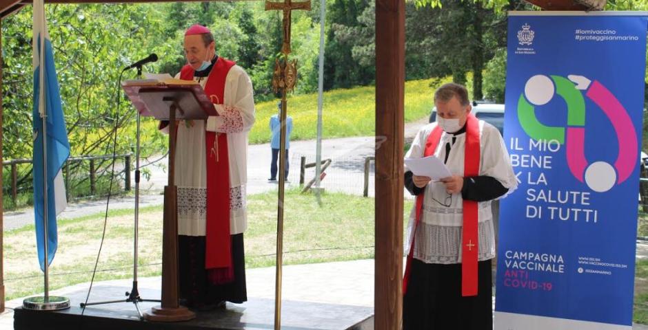 Il vescovo Turazzi in visita all'Ospedale di Stato Il vescovo Turazzi in visita all'Ospedale di Stato