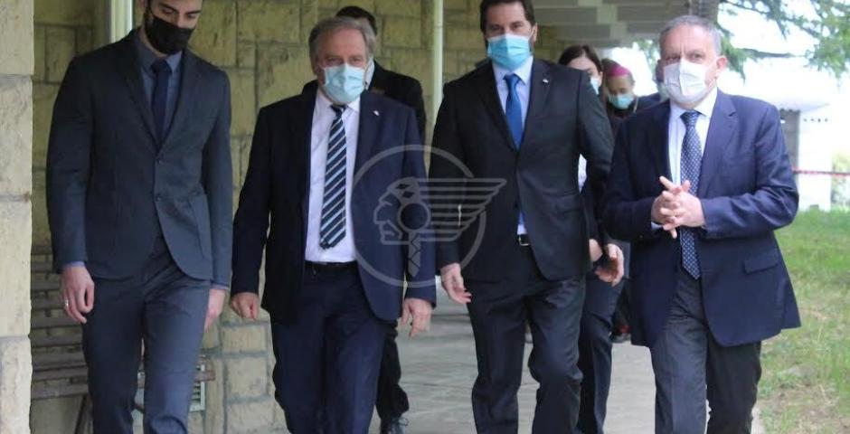 Il vescovo Turazzi in visita all'Ospedale di Stato Il vescovo Turazzi in visita all'Ospedale di Stato