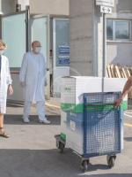 Il Titano consegna all'Italia oltre 8mila dosi di vaccino Pfizer Il Titano consegna all'Italia oltre 8mila dosi di vaccino Pfizer